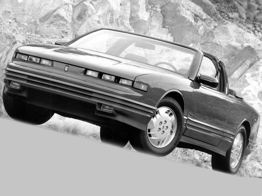  Oldsmobile Cutlass Supreme Convertible 1991 года  (фото 3 из 4)